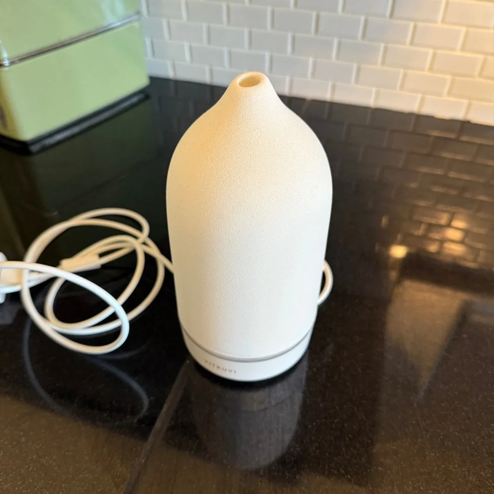 Vitruvi Stone Diffuser - White